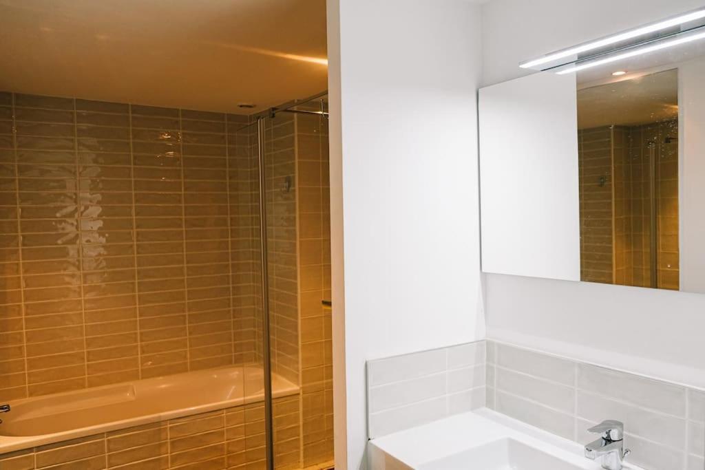Magnifique Duplex De 90M² Au Coeur De Lille Apartment Luaran gambar